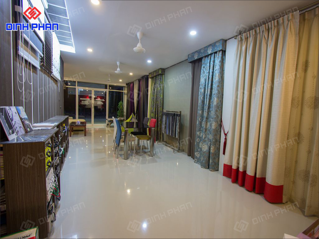 Showroom rèm đẹp đơn giản, tinh tế