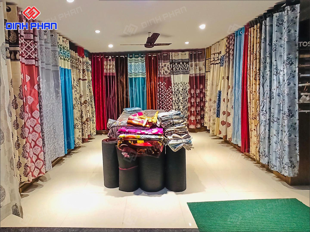 thiết kế nội thất showroom rèm