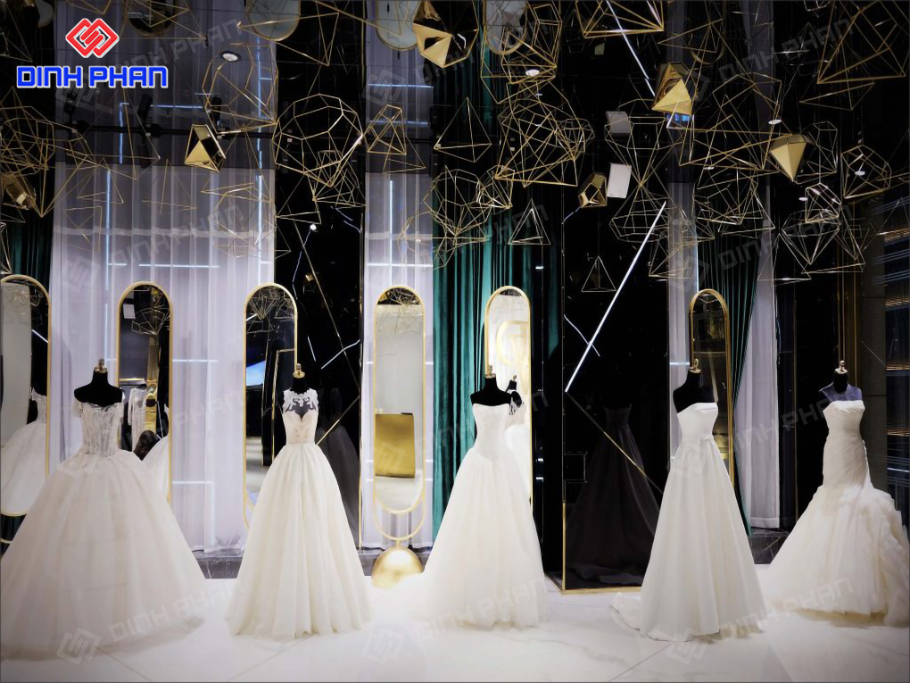 Showroom trưng bày mẫu áo cưới đẹp như mơ